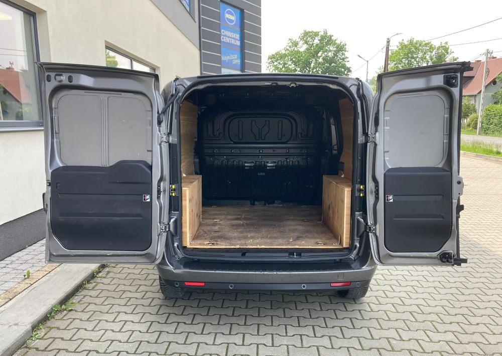 Fiat FIAT DOBLO 3 OSOBOWY krótki parnter berlingo - Furgón: foto 5 Fiat FIAT DOBLO 3 OSOBOWY krótki parnter berlingo - Furgón: foto 5