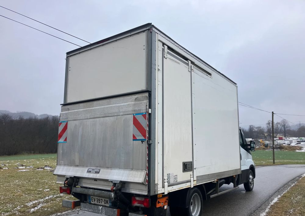 Iveco DAILY 35C16 kontener kurierka winda - Furgoneta caja cerrada: foto 3 Iveco DAILY 35C16 kontener kurierka winda - Furgoneta caja cerrada: foto 3