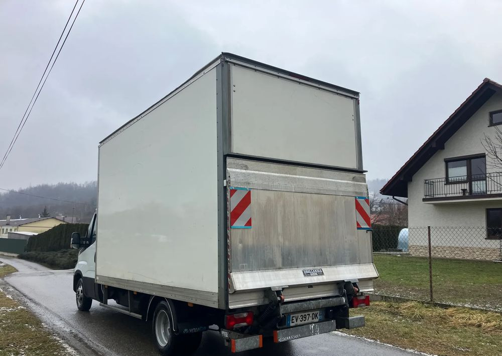 Iveco DAILY 35C16 kontener kurierka winda - Furgoneta caja cerrada: foto 4 Iveco DAILY 35C16 kontener kurierka winda - Furgoneta caja cerrada: foto 4