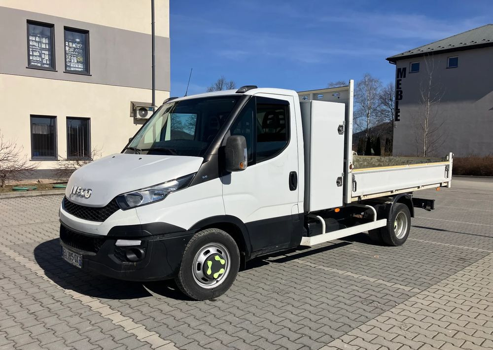 Iveco Iveco daily 35C13 wywrotka kiper - Furgoneta basculante: foto 1 Iveco Iveco daily 35C13 wywrotka kiper - Furgoneta basculante: foto 1