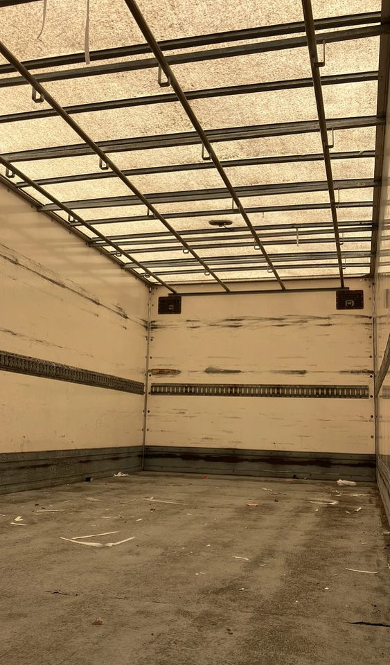 Mercedes-Benz Atego 1218 kurierka kontener - Camión caja cerrada: foto 5 Mercedes-Benz Atego 1218 kurierka kontener - Camión caja cerrada: foto 5