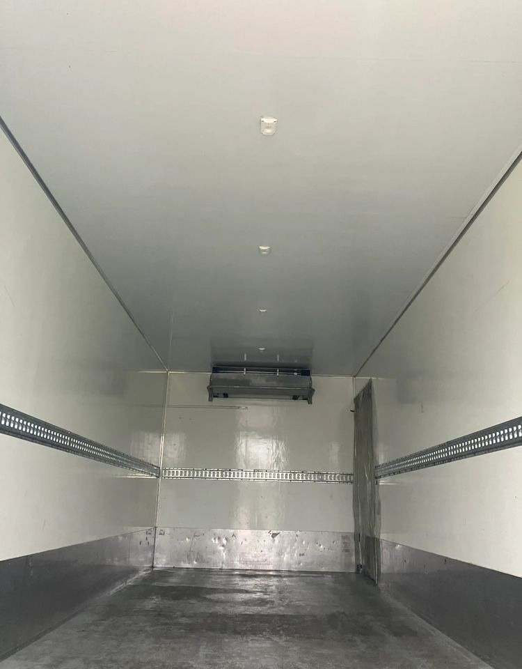 Renault Renault Gama D 240 chłodnia izoterma - Camión frigorífico: foto 5 Renault Renault Gama D 240 chłodnia izoterma - Camión frigorífico: foto 5