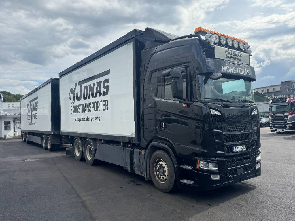 Scania S650 B6x2 Komplett flisekipage - Camión volquete: foto 2 Scania S650 B6x2 Komplett flisekipage - Camión volquete: foto 2