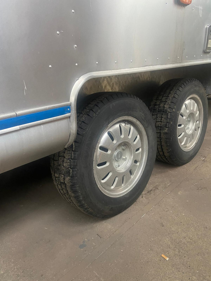 Leasing para 1992 Airstream Classic 1992 Airstream Classic – Fully Rebuilt Vintage Travel Trailer 1992 Airstream Classic 1992 Airstream Classic – Fully Rebuilt Vintage Travel Trailer: foto 10