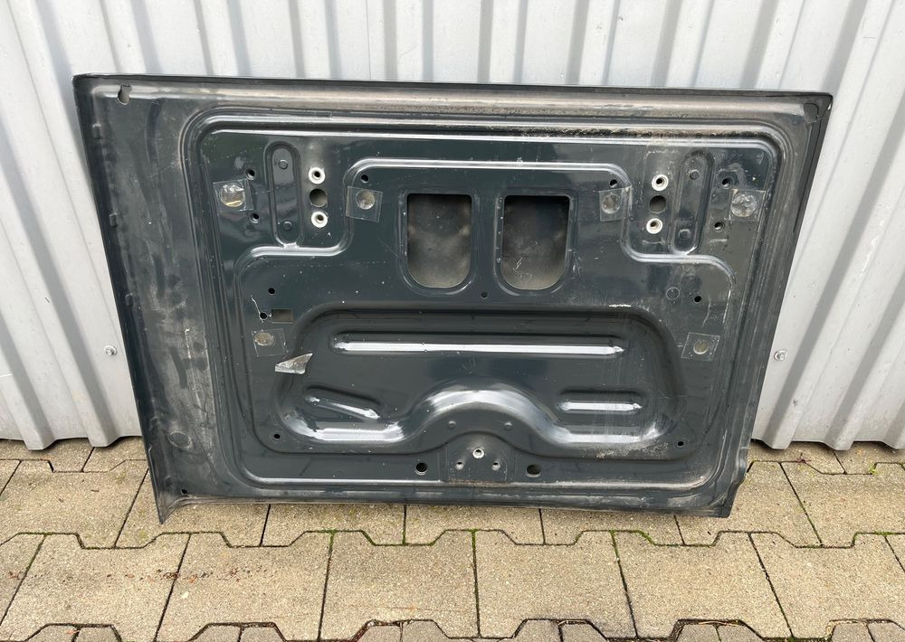 Drzwiczki schowka Volvo FH 4 FH5 euro 6 klapa drzwi - Puerta y piezas para Camión: foto 2 Drzwiczki schowka Volvo FH 4 FH5 euro 6 klapa drzwi - Puerta y piezas para Camión: foto 2