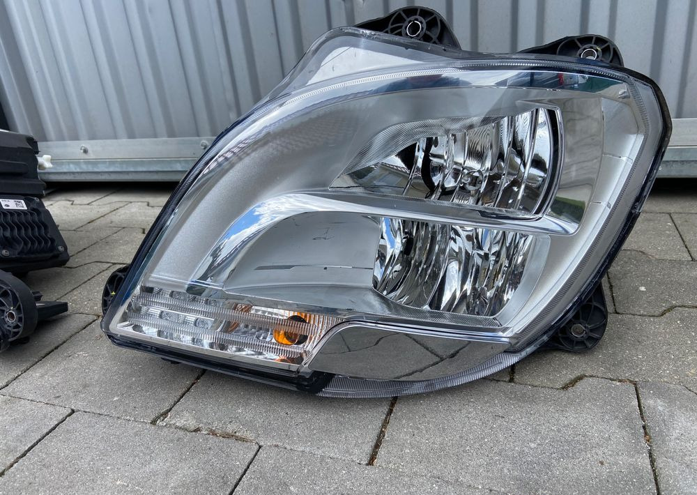 Lampy LED DAF XF 106 euro 6 komplet reflektory - Luz/ Iluminación para Camión: foto 3 Lampy LED DAF XF 106 euro 6 komplet reflektory - Luz/ Iluminación para Camión: foto 3