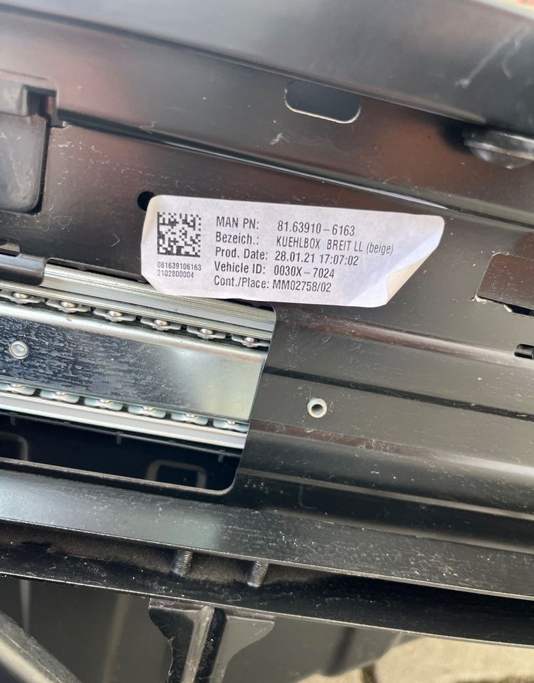 Lodówka MAN TGX euro 6 lift chłodziarka schowek szuflada - Cabina e interior para Camión: foto 5 Lodówka MAN TGX euro 6 lift chłodziarka schowek szuflada - Cabina e interior para Camión: foto 5