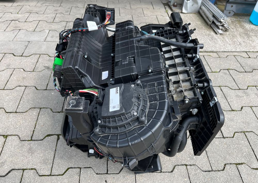Nagrzewnica DAF XF 106 euro 6 lift dmuchawa - Calefacción/ Ventilación para Camión: foto 4 Nagrzewnica DAF XF 106 euro 6 lift dmuchawa - Calefacción/ Ventilación para Camión: foto 4