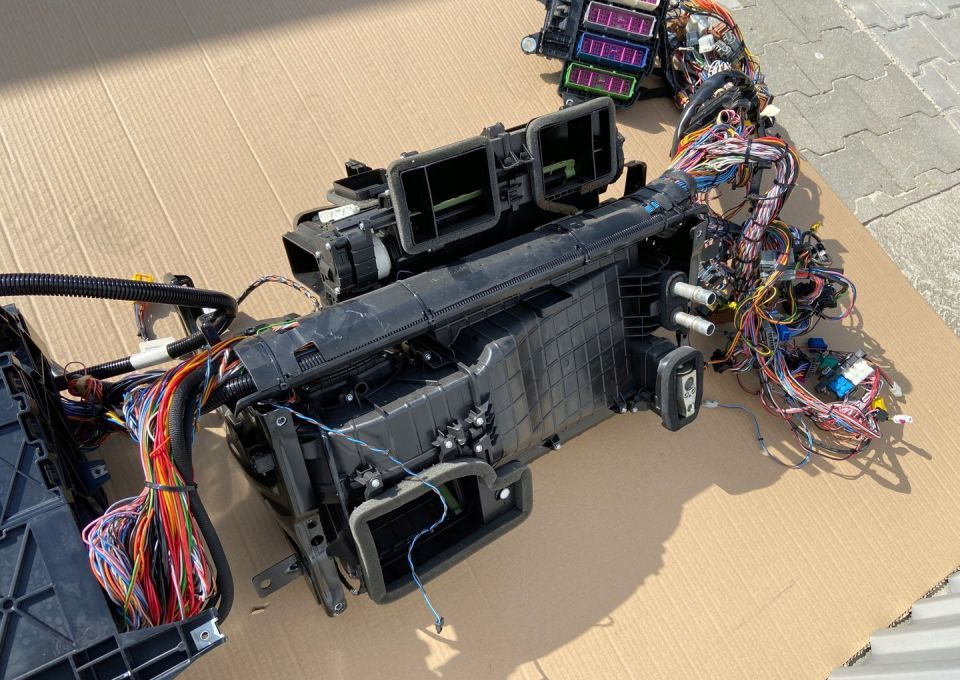 Nagrzewnica Scania S R wiązka instalacja komplet - Calefacción/ Ventilación para Camión: foto 3 Nagrzewnica Scania S R wiązka instalacja komplet - Calefacción/ Ventilación para Camión: foto 3