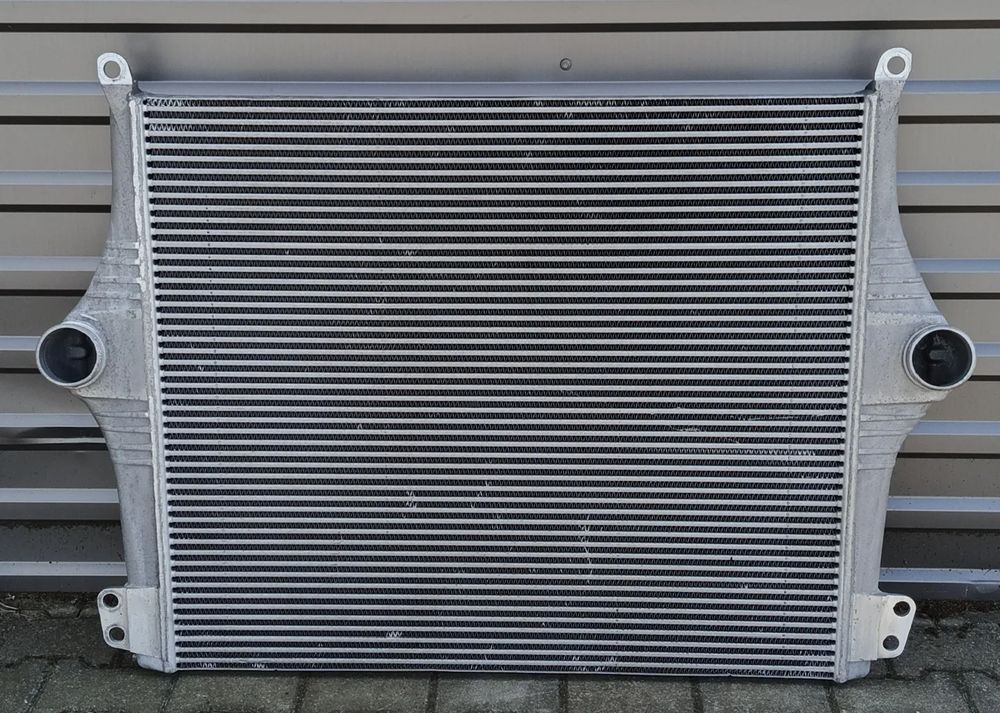 Scania S CHŁODNICA POWIETRZA INTERCOOLER 2433151 - Sistema de refrigeración: foto 1 Scania S CHŁODNICA POWIETRZA INTERCOOLER 2433151 - Sistema de refrigeración: foto 1