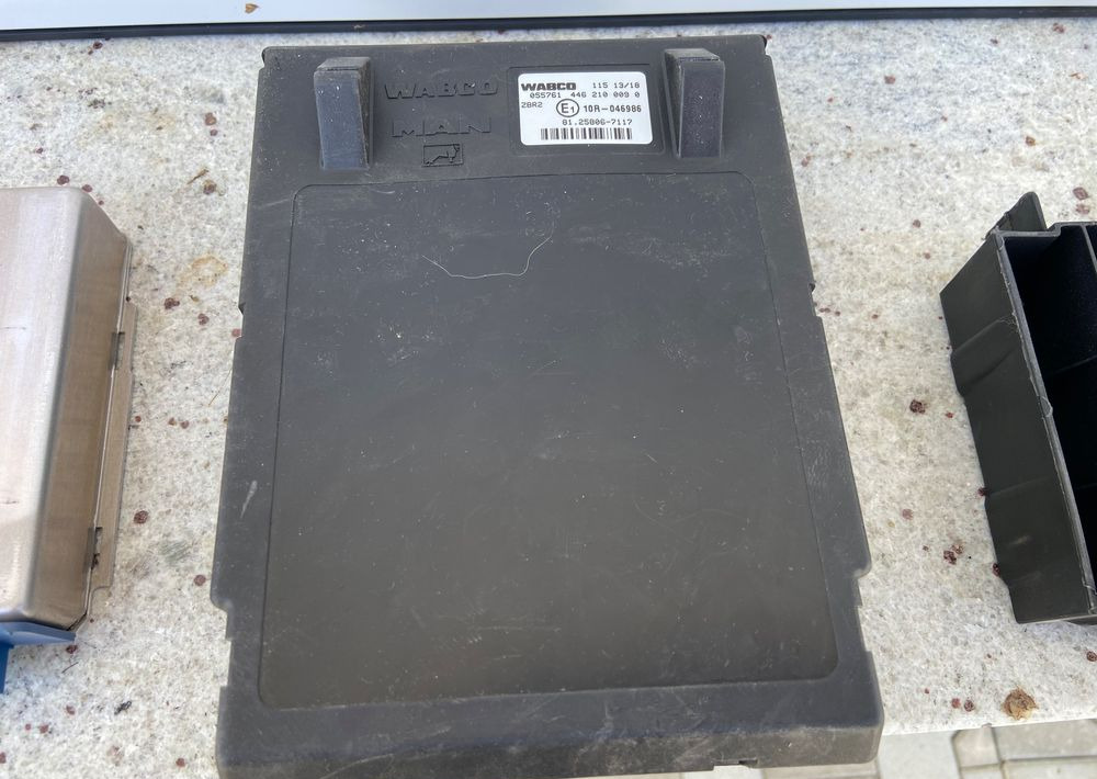 Sterownik ZBR 2 MAN TGX TGS euro 6 komputer lift - Unidad de control para Camión: foto 1 Sterownik ZBR 2 MAN TGX TGS euro 6 komputer lift - Unidad de control para Camión: foto 1