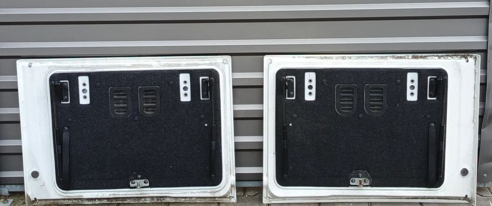 VOLVO FH4 DRZWICZKI KLAPA SCHOWKA - Carrocería y exterior para Camión: foto 2 VOLVO FH4 DRZWICZKI KLAPA SCHOWKA - Carrocería y exterior para Camión: foto 2