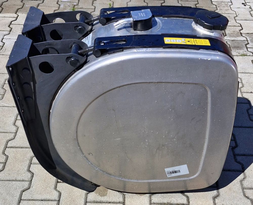 VOLVO FH4 RENAULT GAMA T ZBIORNIK PALIWA 150L NOWY - Tanque de almacenamiento: foto 3 VOLVO FH4 RENAULT GAMA T ZBIORNIK PALIWA 150L NOWY - Tanque de almacenamiento: foto 3