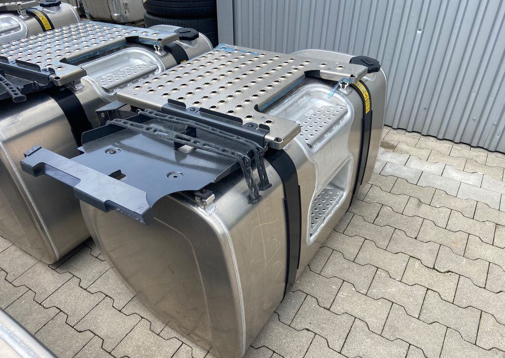 Zbiornik paliwa Volvo FH Renault 480 litrów bak jak nowy - Depósito de combustible para Camión: foto 2 Zbiornik paliwa Volvo FH Renault 480 litrów bak jak nowy - Depósito de combustible para Camión: foto 2