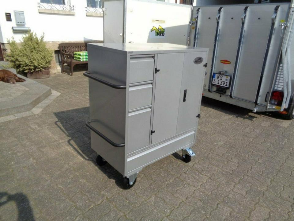 Anhänger Sattelschrank, fahrbar, abschließbar - Herramienta/ Equipo: foto 2 Anhänger Sattelschrank, fahrbar, abschließbar - Herramienta/ Equipo: foto 2