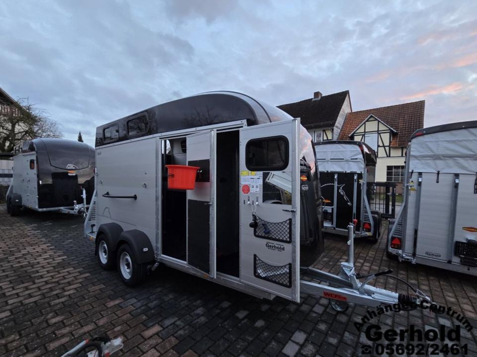 Böckmann Pferdeanhänger Big Portax WCF Vorb. Videokamera - Remolque para caballos: foto 1 Böckmann Pferdeanhänger Big Portax WCF Vorb. Videokamera - Remolque para caballos: foto 1