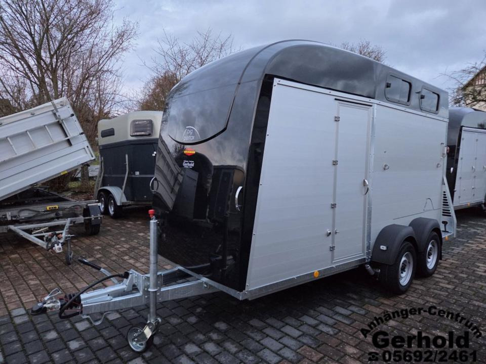 Böckmann Pferdeanhänger Big Portax WCF Vorb. Videokamera - Remolque para caballos: foto 2 Böckmann Pferdeanhänger Big Portax WCF Vorb. Videokamera - Remolque para caballos: foto 2