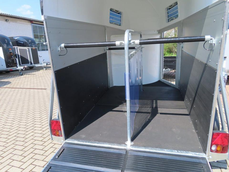 Böckmann Pferdeanhänger Champion Esprit ECO Sattelkammer - Remolque para caballos: foto 3 Böckmann Pferdeanhänger Champion Esprit ECO Sattelkammer - Remolque para caballos: foto 3
