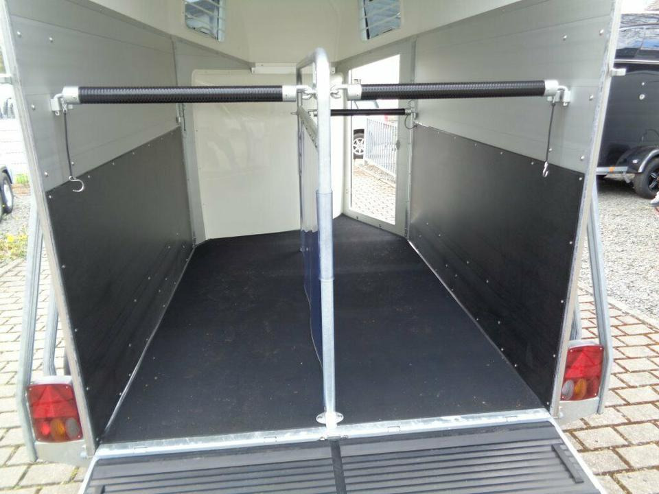 Remolque para caballos Böckmann, Pferdeanhänger, Champion s+b, 2,4to. Saka, 100 km/h: foto 9 Remolque para caballos Böckmann, Pferdeanhänger, Champion s+b, 2,4to. Saka, 100 km/h: foto 9