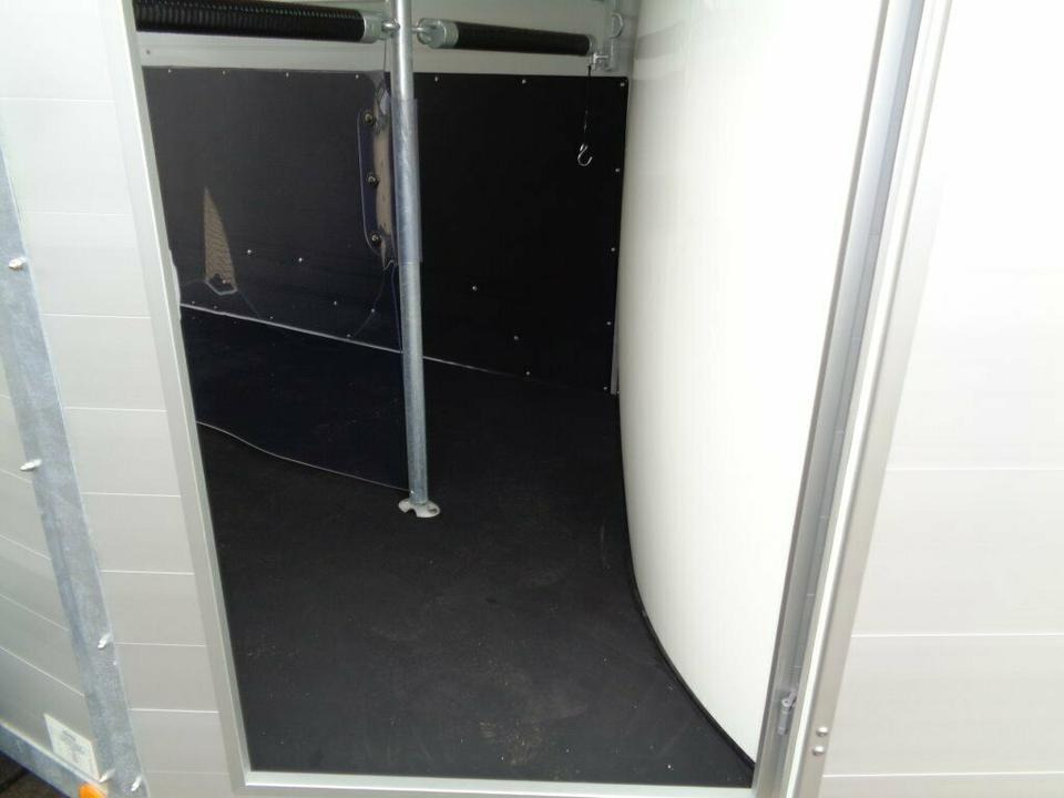 Remolque para caballos Böckmann, Pferdeanhänger, Champion s+b, 2,4to. Saka, 100 km/h: foto 7 Remolque para caballos Böckmann, Pferdeanhänger, Champion s+b, 2,4to. Saka, 100 km/h: foto 7