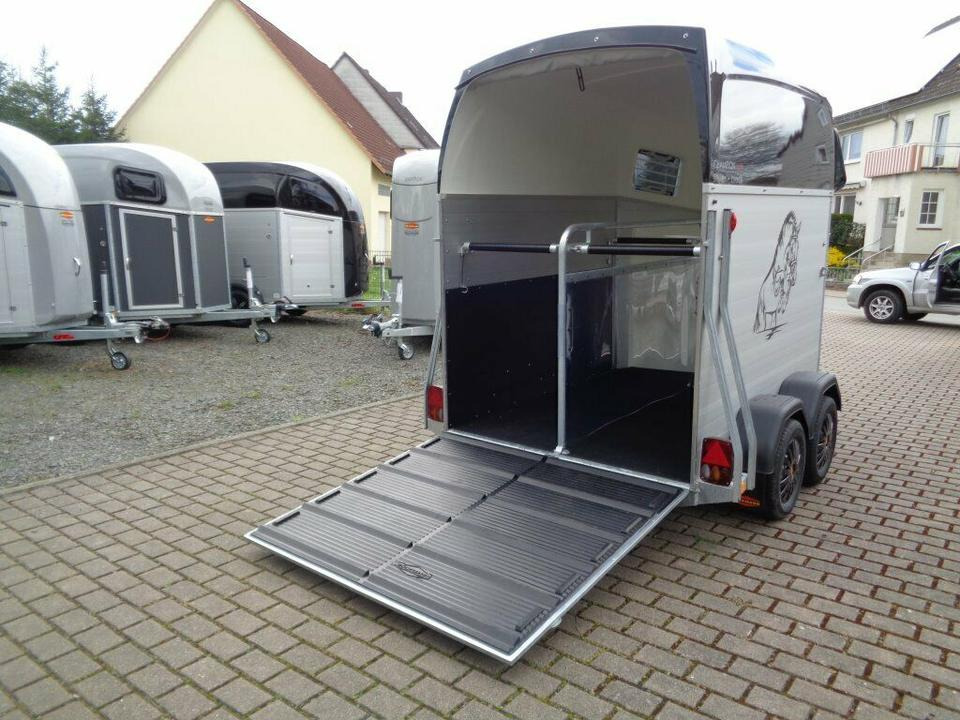 Remolque para caballos Böckmann, Pferdeanhänger, Champion s+b, 2,4to. Saka, 100 km/h: foto 11 Remolque para caballos Böckmann, Pferdeanhänger, Champion s+b, 2,4to. Saka, 100 km/h: foto 11