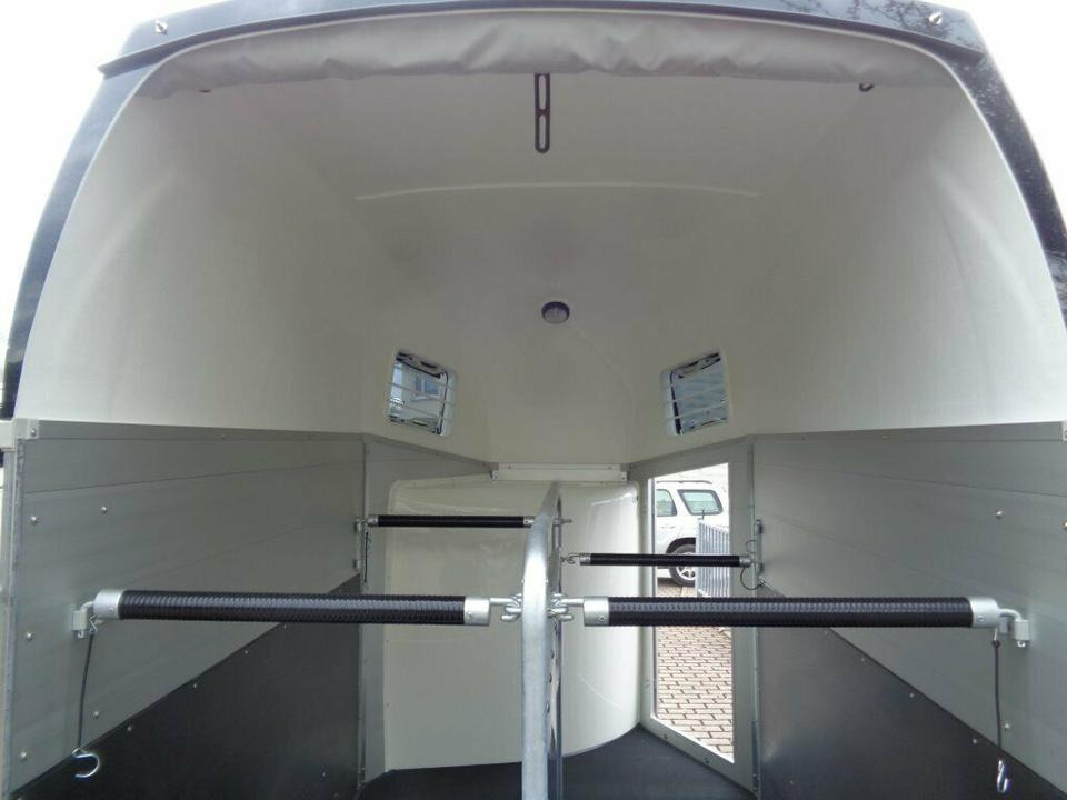 Remolque para caballos Böckmann, Pferdeanhänger, Champion s+b, 2,4to. Saka, 100 km/h: foto 10 Remolque para caballos Böckmann, Pferdeanhänger, Champion s+b, 2,4to. Saka, 100 km/h: foto 10