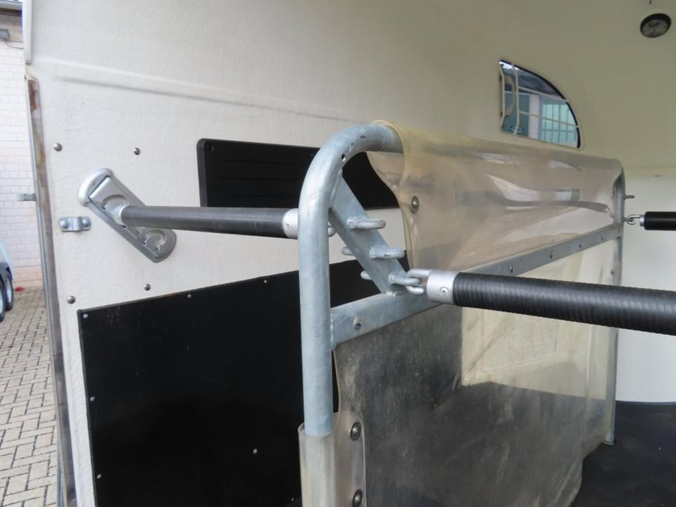 Böckmann Pferdeanhänger, Comfort, Alub. Sattelk. 100 km/h, top - Remolque para caballos: foto 4 Böckmann Pferdeanhänger, Comfort, Alub. Sattelk. 100 km/h, top - Remolque para caballos: foto 4