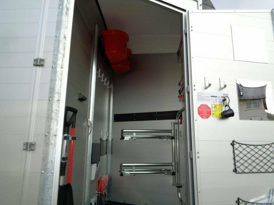 Böckmann Pferdeanhänger Portax L-SR inkl Sattelschrank - Remolque para caballos: foto 5 Böckmann Pferdeanhänger Portax L-SR inkl Sattelschrank - Remolque para caballos: foto 5
