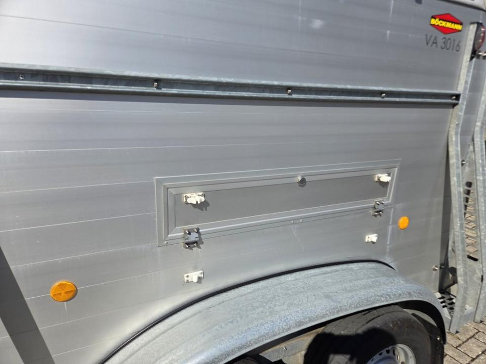 Böckmann Viehanhänger, 2,4 to. Lüftungsklappen Humbaur, Fendt - Remolque para caballos: foto 5 Böckmann Viehanhänger, 2,4 to. Lüftungsklappen Humbaur, Fendt - Remolque para caballos: foto 5