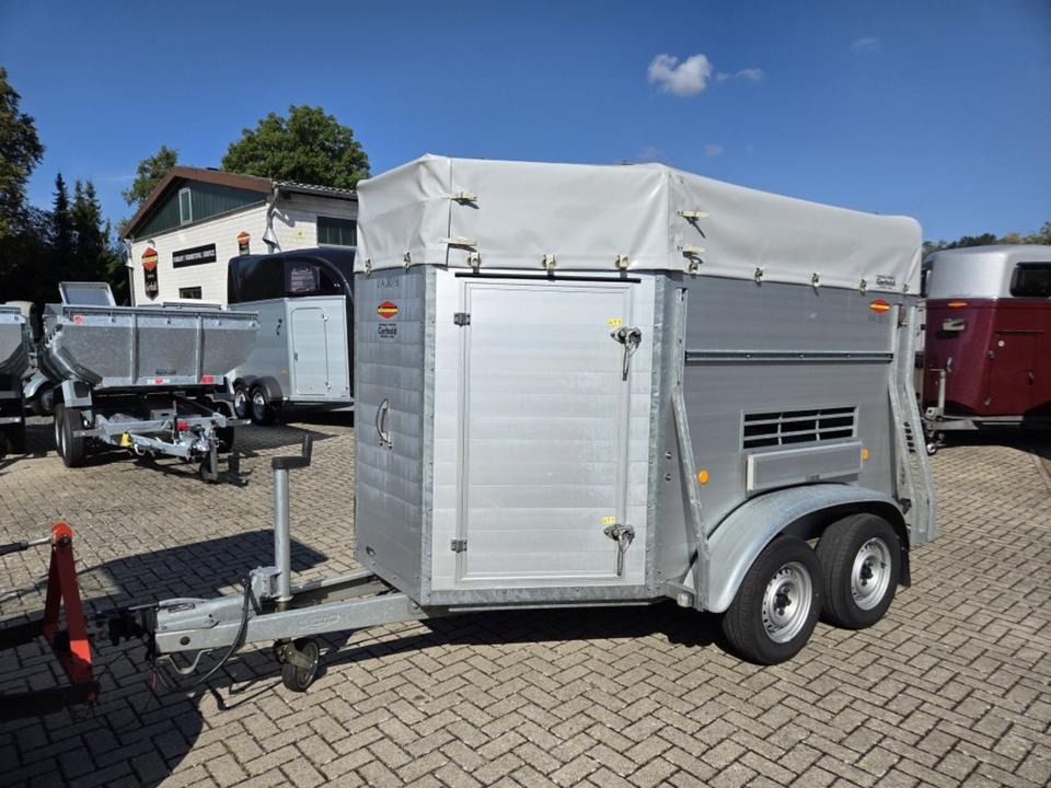 Böckmann Viehanhänger, 2,4 to. Lüftungsklappen Humbaur, Fendt - Remolque para caballos: foto 2 Böckmann Viehanhänger, 2,4 to. Lüftungsklappen Humbaur, Fendt - Remolque para caballos: foto 2