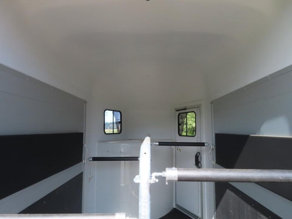 Remolque para caballos Cheval, Pferdeanhänger , 2,0 to. SaKa, , 100 km/h, Tür/Rampe: foto 7 Remolque para caballos Cheval, Pferdeanhänger , 2,0 to. SaKa, , 100 km/h, Tür/Rampe: foto 7