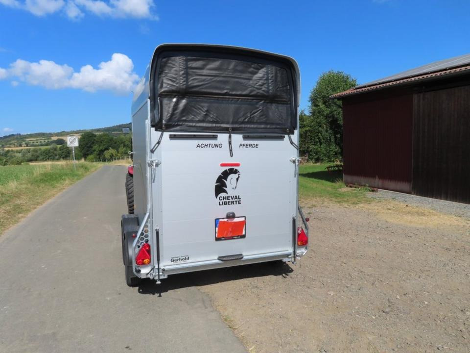 Remolque para caballos Cheval, Pferdeanhänger , 2,0 to. SaKa, , 100 km/h, Tür/Rampe: foto 12 Remolque para caballos Cheval, Pferdeanhänger , 2,0 to. SaKa, , 100 km/h, Tür/Rampe: foto 12