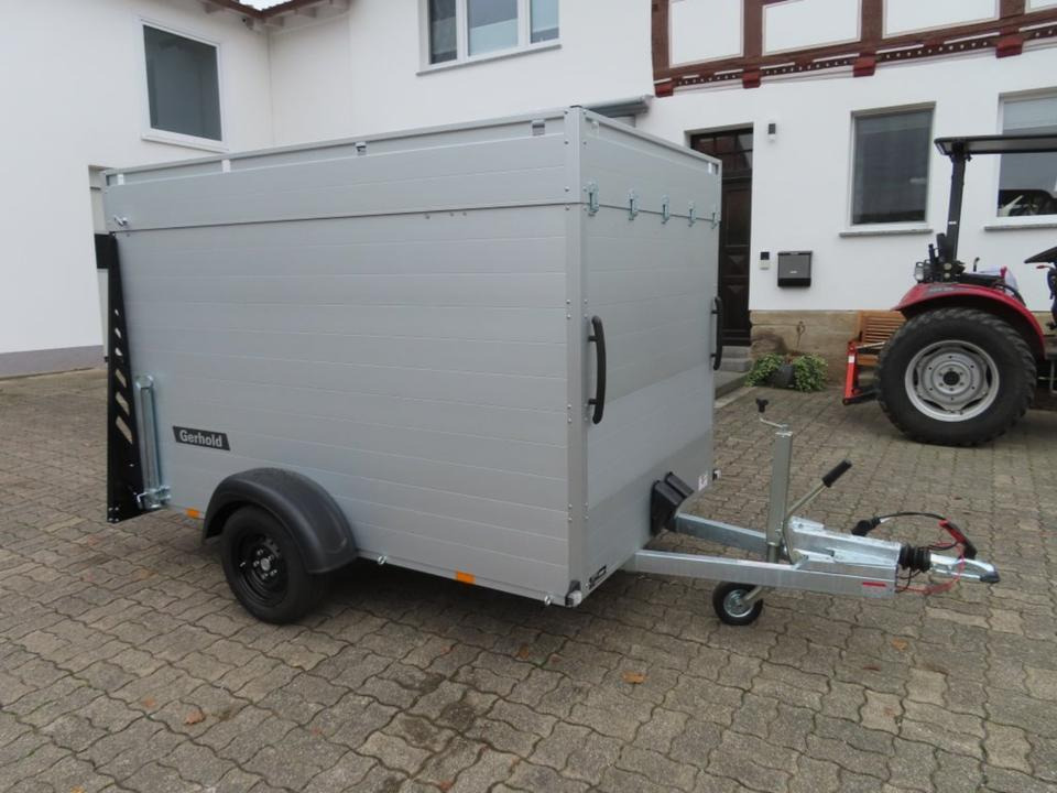Kofferanhänger, Auffahrrampe, Abstellstützen PKW Anhänger, 100 km - Remolque de coche: foto 1 Kofferanhänger, Auffahrrampe, Abstellstützen PKW Anhänger, 100 km - Remolque de coche: foto 1