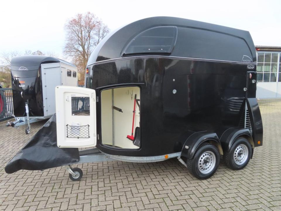 Pferdeanhänger Böckmann Master, Aluboden Sattelkammer 100 Km/h - Remolque para caballos: foto 1 Pferdeanhänger Böckmann Master, Aluboden Sattelkammer 100 Km/h - Remolque para caballos: foto 1