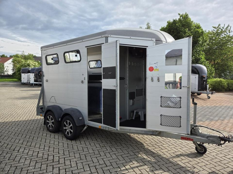 Pferdeanhänger Böckmann Portax L SR WCF 100km/h Flügeltür - Remolque para caballos: foto 1 Pferdeanhänger Böckmann Portax L SR WCF 100km/h Flügeltür - Remolque para caballos: foto 1