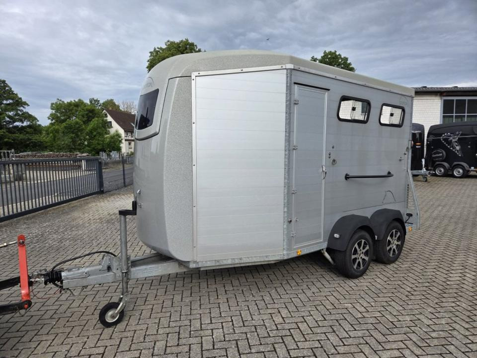 Pferdeanhänger Böckmann Portax L SR WCF 100km/h Flügeltür - Remolque para caballos: foto 2 Pferdeanhänger Böckmann Portax L SR WCF 100km/h Flügeltür - Remolque para caballos: foto 2