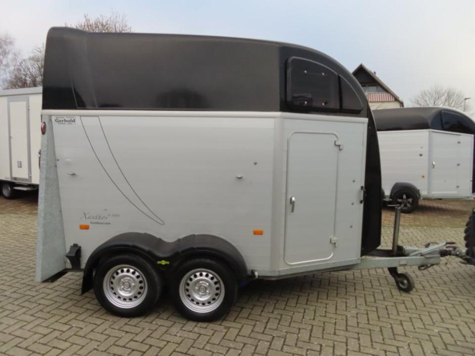 Pferdeanhänger Humbaur, Xanthos Aero, 100 km/h Sattelkammer - Remolque para caballos: foto 5 Pferdeanhänger Humbaur, Xanthos Aero, 100 km/h Sattelkammer - Remolque para caballos: foto 5