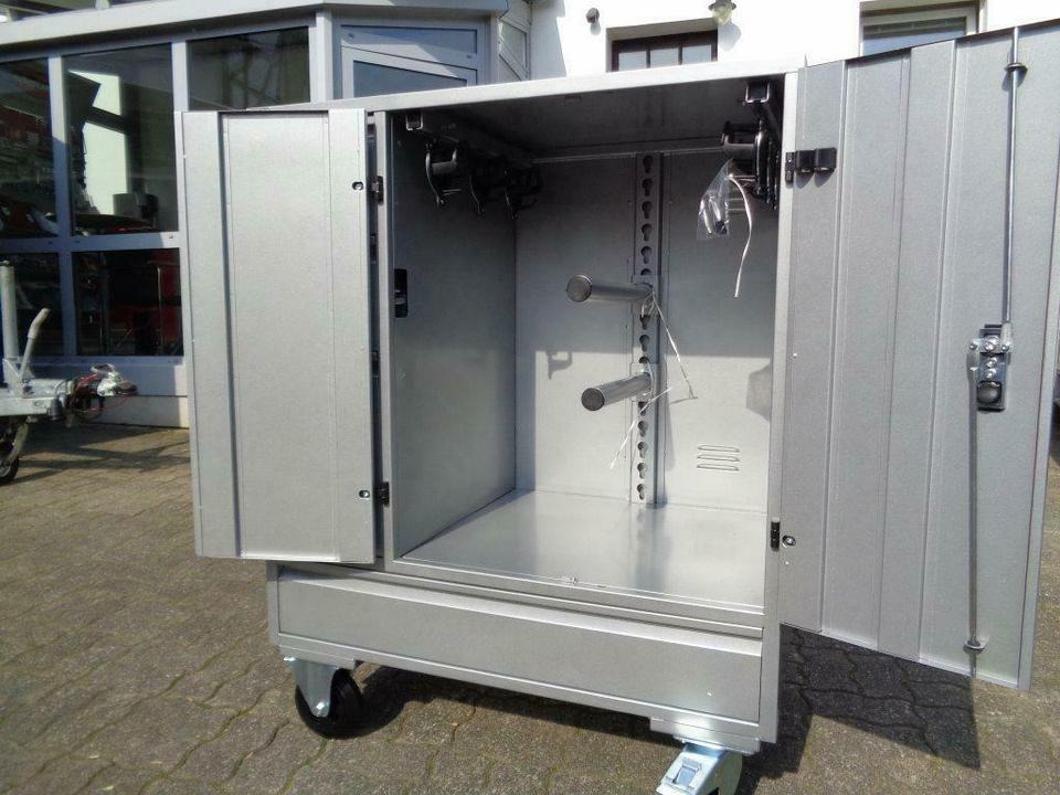 Turnierschrank fahrbar NEU pulverbeschichtet abschließbar - Herramienta/ Equipo: foto 1 Turnierschrank fahrbar NEU pulverbeschichtet abschließbar - Herramienta/ Equipo: foto 1