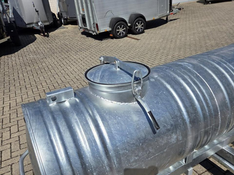 Wasserfass Verzinkt 600l Tränke Fahrgestell Beleuchtung - Remolque cisterna: foto 3 Wasserfass Verzinkt 600l Tränke Fahrgestell Beleuchtung - Remolque cisterna: foto 3