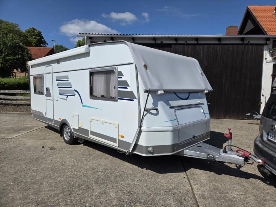 Wohnwagen Hymer Top Ausstattung Mover Vohrzelt 4x Schlafplätze WC - Caravana: foto 4 Wohnwagen Hymer Top Ausstattung Mover Vohrzelt 4x Schlafplätze WC - Caravana: foto 4