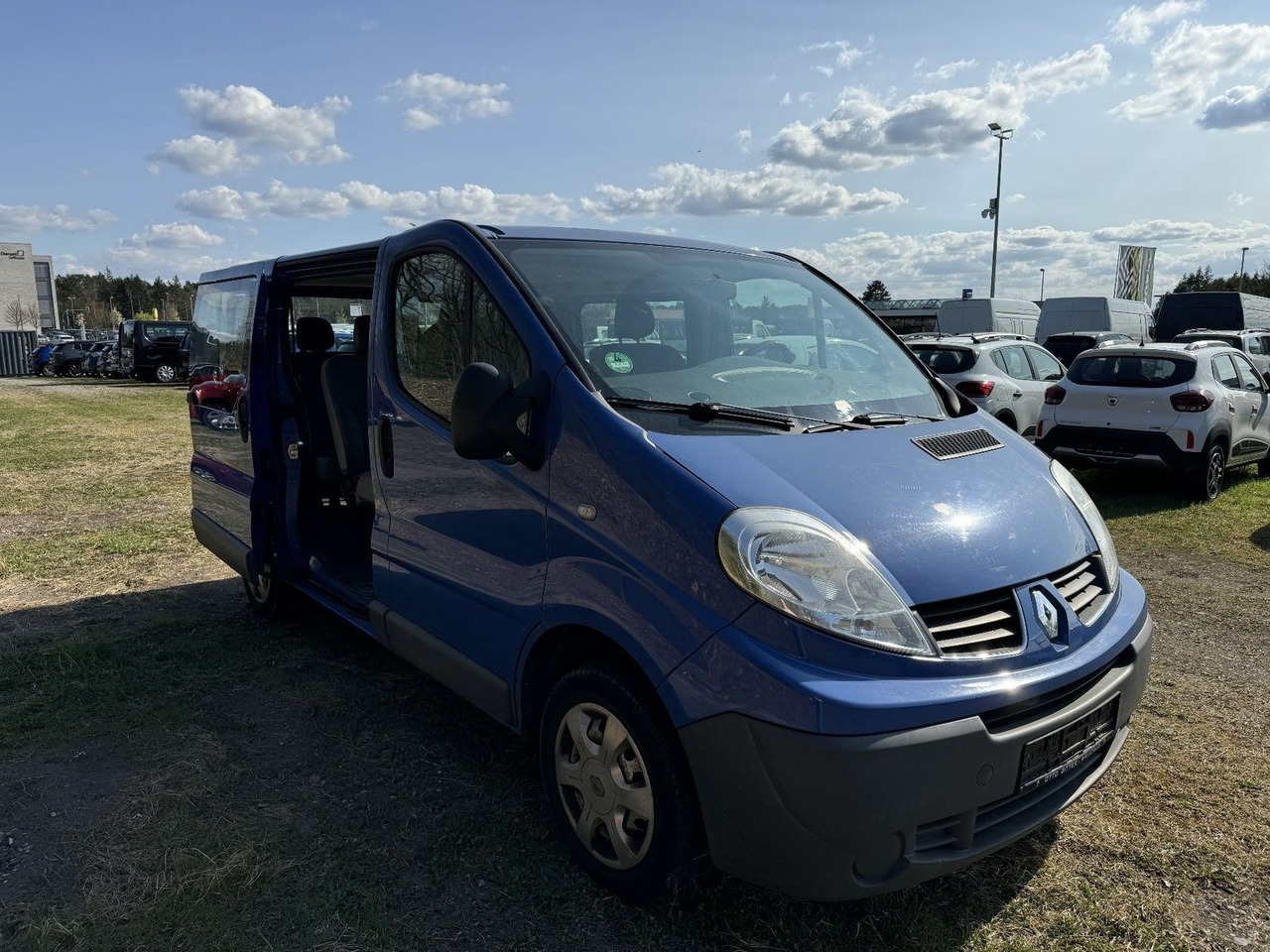 Renault Trafic Combi dCi90 L1H1 9-Sitzer - Furgoneta de pasajeros: foto 4 Renault Trafic Combi dCi90 L1H1 9-Sitzer - Furgoneta de pasajeros: foto 4