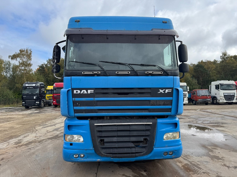 DAF 105 XF 460 Space Cab (MANUAL GEARBOX / BOITE MANUELLE) - Cabeza tractora: foto 2 DAF 105 XF 460 Space Cab (MANUAL GEARBOX / BOITE MANUELLE) - Cabeza tractora: foto 2