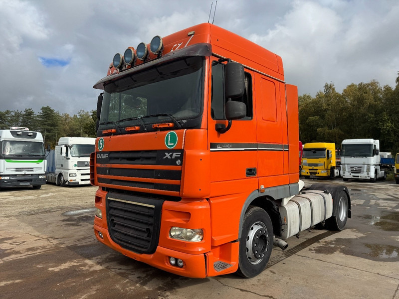 DAF 105 XF 460 Space Cab (MANUAL GEARBOX / BOITE MANUELLE) - Cabeza tractora: foto 1 DAF 105 XF 460 Space Cab (MANUAL GEARBOX / BOITE MANUELLE) - Cabeza tractora: foto 1