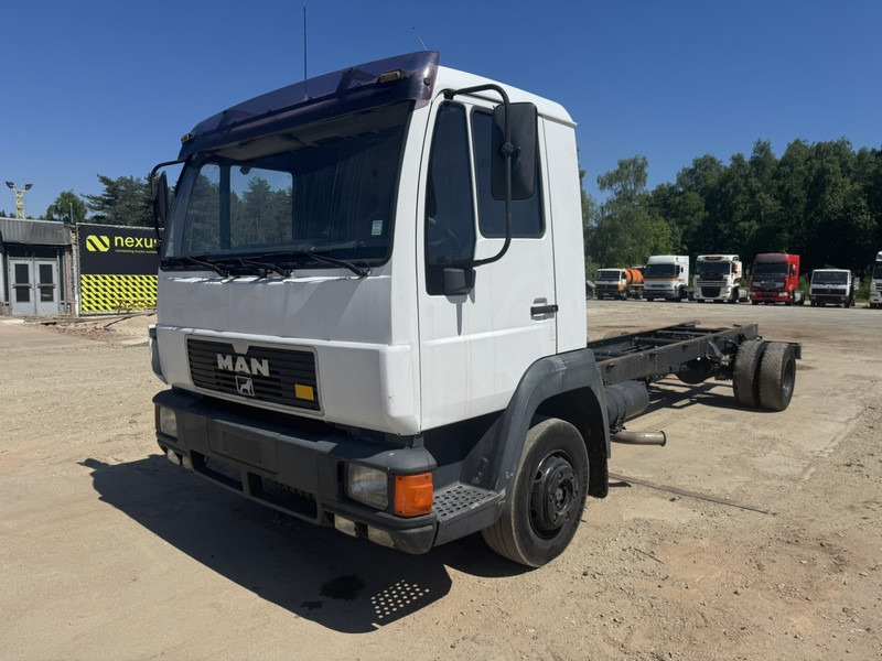 MAN 12.224 (MANUAL GEARBOX / EURO 2 / BELGIAN TRUCK IN GOOD CONDITION !!!) - Camión chasis: foto 2 MAN 12.224 (MANUAL GEARBOX / EURO 2 / BELGIAN TRUCK IN GOOD CONDITION !!!) - Camión chasis: foto 2