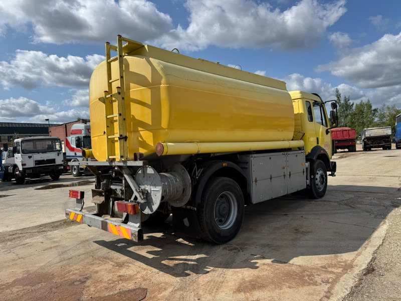 Mercedes-Benz SK 1726 (13.000L / 2 COMPARTIMENTS / GRAND PONT / LAMES / V8) - Camión cisterna: foto 5 Mercedes-Benz SK 1726 (13.000L / 2 COMPARTIMENTS / GRAND PONT / LAMES / V8) - Camión cisterna: foto 5