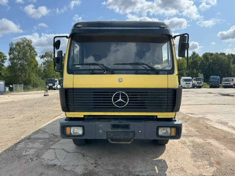 Mercedes-Benz SK 1726 (13.000L / 2 COMPARTIMENTS / GRAND PONT / LAMES / V8) - Camión cisterna: foto 2 Mercedes-Benz SK 1726 (13.000L / 2 COMPARTIMENTS / GRAND PONT / LAMES / V8) - Camión cisterna: foto 2