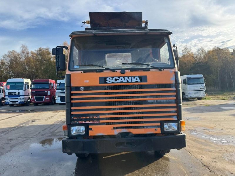 Scania 93 - 280 (STEEL SUSPENSION / SUSPENSION LAMES / 6 CYLINDER / 6X4) - Camión volquete: foto 2 Scania 93 - 280 (STEEL SUSPENSION / SUSPENSION LAMES / 6 CYLINDER / 6X4) - Camión volquete: foto 2