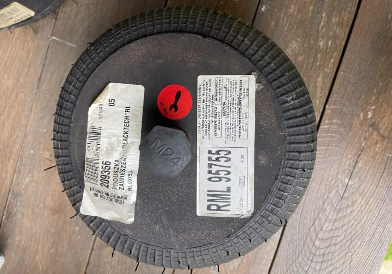 Mercedes-Benz Tourimo - Suspensión neumática para Autobús: foto 1 Mercedes-Benz Tourimo - Suspensión neumática para Autobús: foto 1