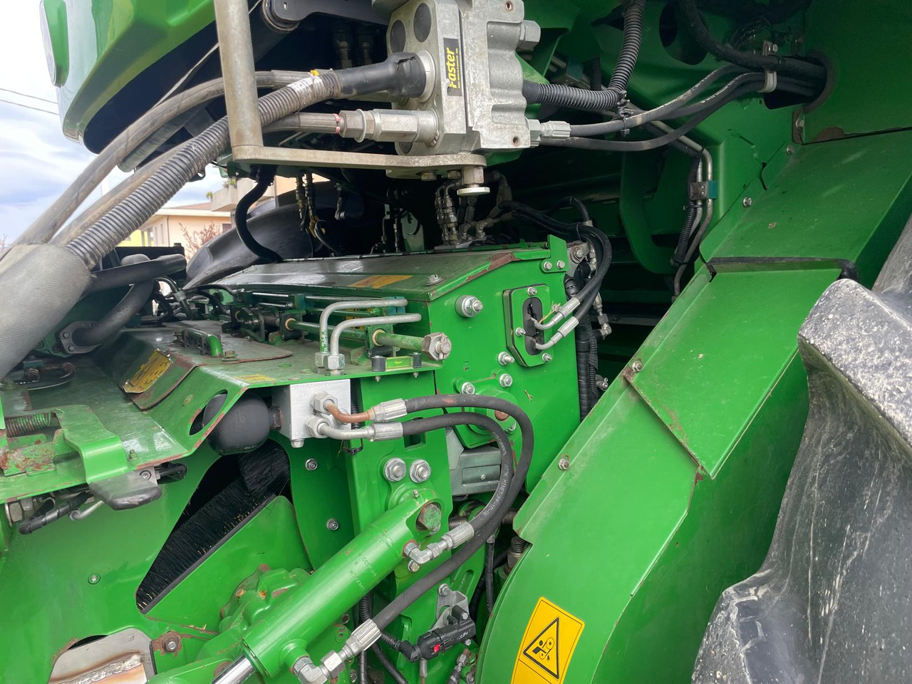 JOHN DEERE TRINCIA 9900i - Cosechadora de forraje: foto 4 JOHN DEERE TRINCIA 9900i - Cosechadora de forraje: foto 4