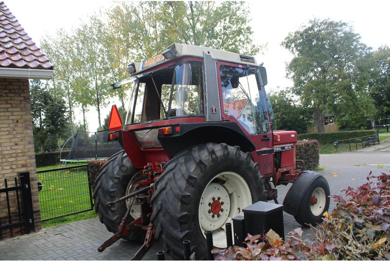 International 585 XL - Tractor: foto 3 International 585 XL - Tractor: foto 3